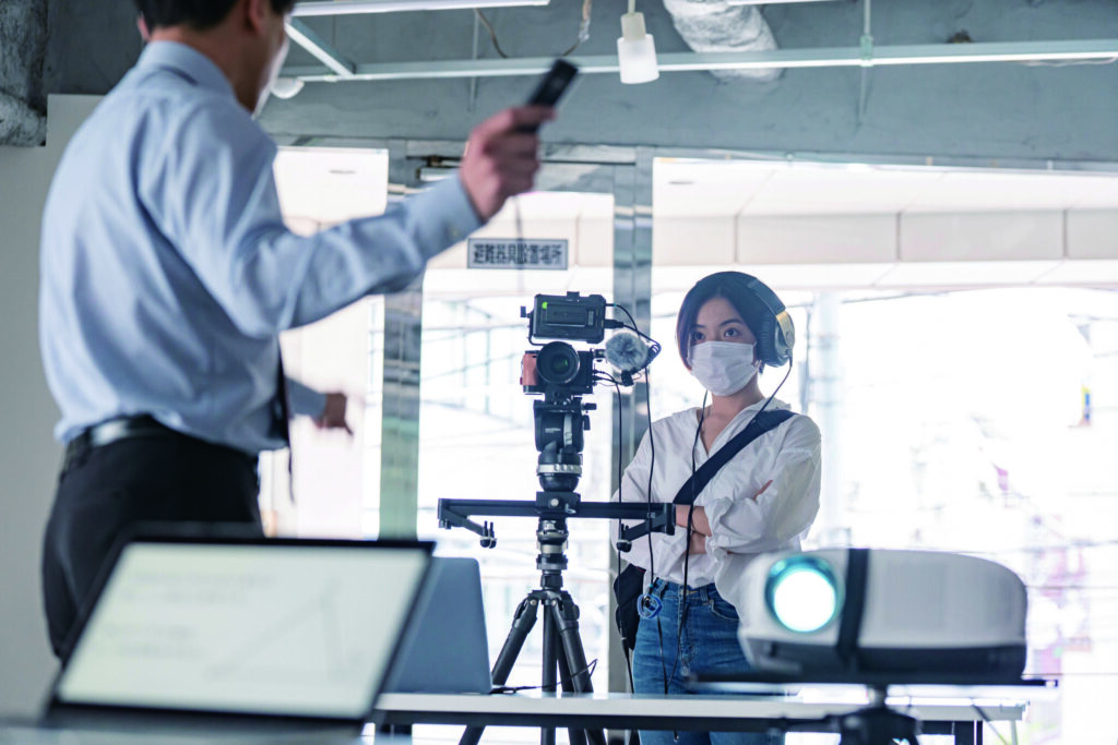 ウェビナーの撮影風景のイメージ画像