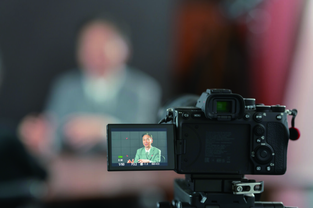 インタビュー撮影をイメージ画像